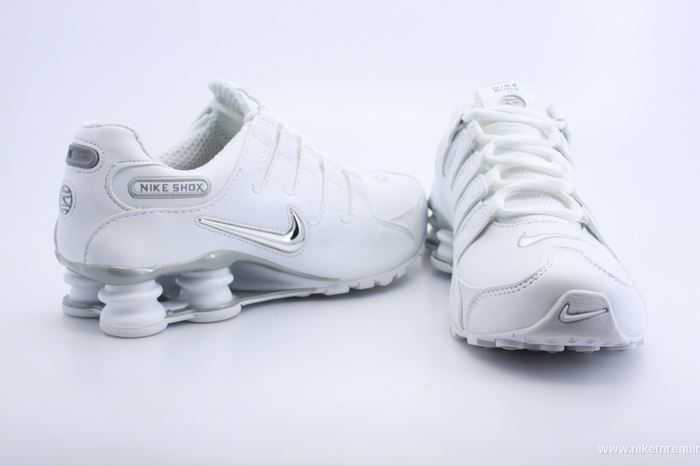 actuelle nz baskets blanches et argentees shox (1)